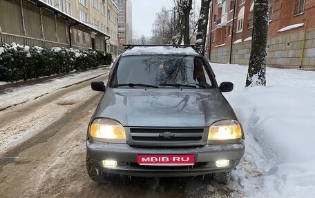 Chevrolet Niva I рестайлинг, 2004 год, 300 000 рублей, 1 фотография