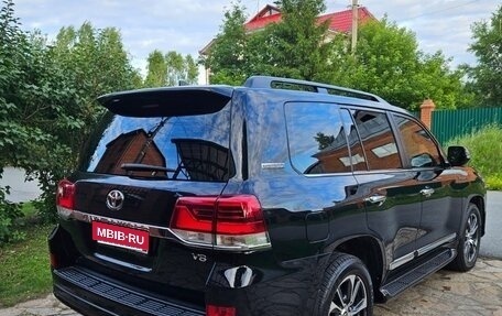 Toyota Land Cruiser 200, 2021 год, 10 300 000 рублей, 4 фотография