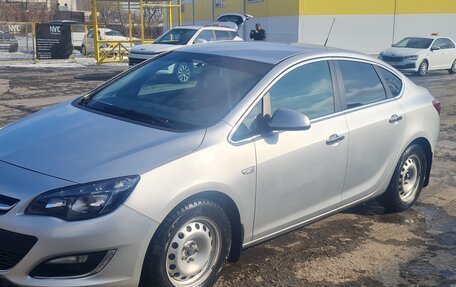 Opel Astra J, 2013 год, 1 160 000 рублей, 2 фотография