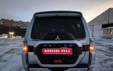 Mitsubishi Pajero IV, 2015 год, 3 420 000 рублей, 4 фотография