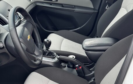 Chevrolet Cruze II, 2013 год, 880 000 рублей, 10 фотография