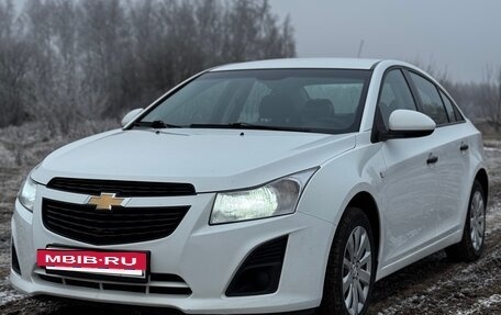 Chevrolet Cruze II, 2013 год, 880 000 рублей, 2 фотография