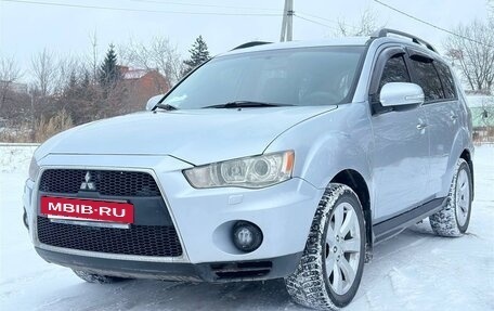 Mitsubishi Outlander III рестайлинг 3, 2011 год, 1 450 000 рублей, 2 фотография