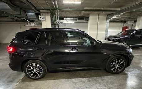 BMW X5, 2021 год, 9 300 000 рублей, 2 фотография