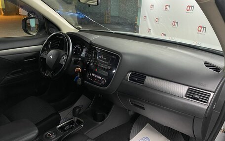 Mitsubishi Outlander III рестайлинг 3, 2015 год, 1 549 000 рублей, 12 фотография