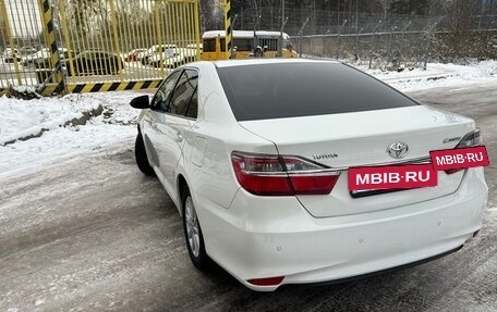 Toyota Camry, 2015 год, 1 850 000 рублей, 6 фотография