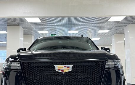 Cadillac Escalade V, 2023 год, 19 000 000 рублей, 2 фотография