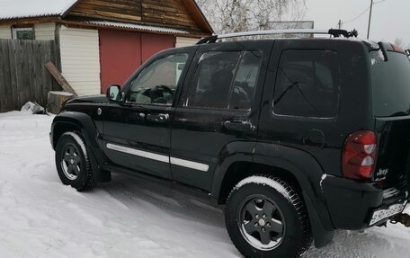 Jeep Liberty (North America) I, 2005 год, 950 000 рублей, 2 фотография