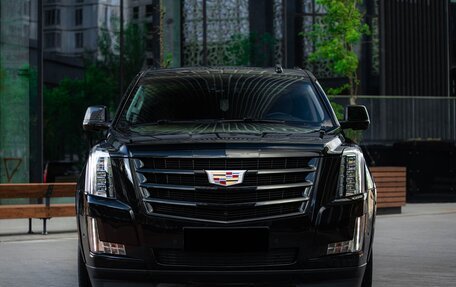 Cadillac Escalade IV, 2019 год, 8 100 000 рублей, 3 фотография