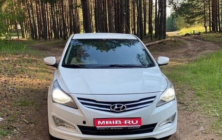 Hyundai Solaris II рестайлинг, 2016 год, 836 000 рублей, 1 фотография