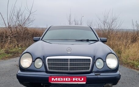 Mercedes-Benz E-Класс, 1997 год, 470 000 рублей, 11 фотография