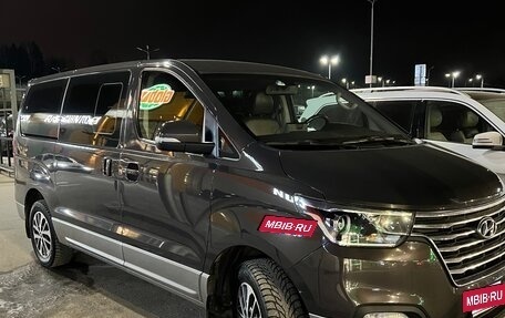 Hyundai Grand Starex Grand Starex I рестайлинг 2, 2019 год, 3 900 000 рублей, 3 фотография