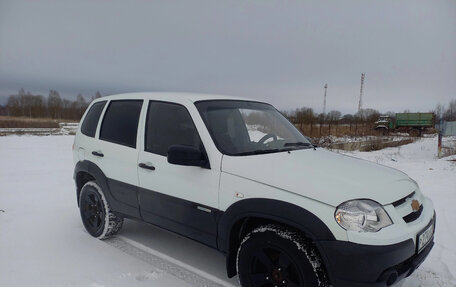 Chevrolet Niva I рестайлинг, 2014 год, 600 000 рублей, 3 фотография