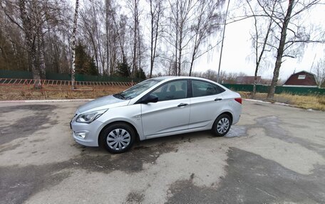 Hyundai Solaris II рестайлинг, 2015 год, 1 050 000 рублей, 3 фотография