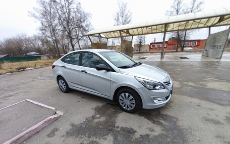 Hyundai Solaris II рестайлинг, 2015 год, 1 050 000 рублей, 9 фотография