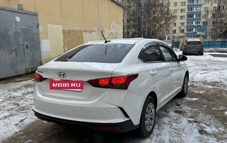 Hyundai Solaris II рестайлинг, 2021 год, 1 850 000 рублей, 6 фотография