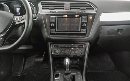 Volkswagen Tiguan II, 2018 год, 4 182 000 рублей, 19 фотография