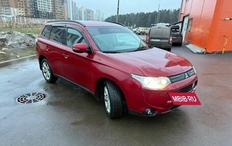 Mitsubishi Outlander III рестайлинг 3, 2013 год, 1 165 000 рублей, 4 фотография