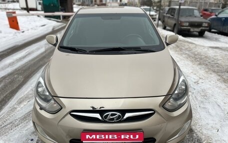 Hyundai Solaris II рестайлинг, 2013 год, 840 000 рублей, 2 фотография