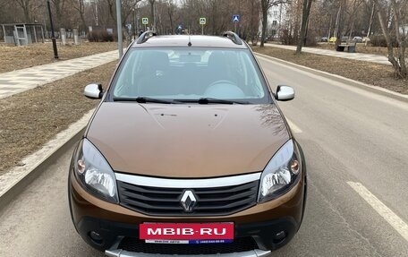 Renault Sandero I, 2013 год, 550 000 рублей, 2 фотография