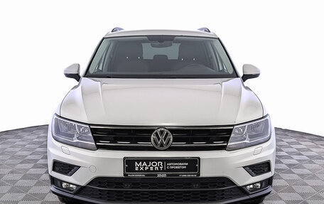 Volkswagen Tiguan II, 2018 год, 2 380 000 рублей, 2 фотография