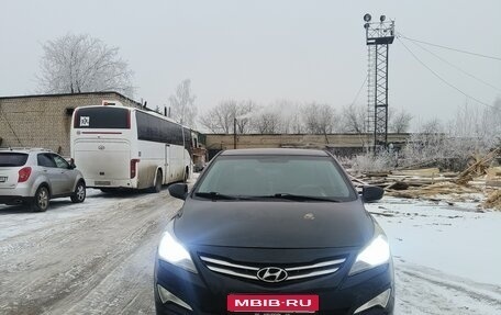 Hyundai Solaris II рестайлинг, 2015 год, 650 000 рублей, 1 фотография