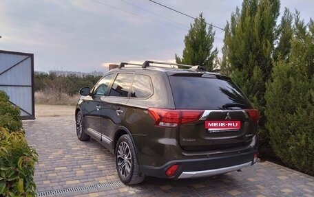 Mitsubishi Outlander III рестайлинг 3, 2017 год, 2 250 000 рублей, 2 фотография