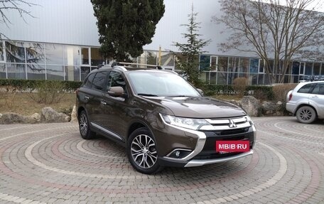 Mitsubishi Outlander III рестайлинг 3, 2017 год, 2 250 000 рублей, 21 фотография