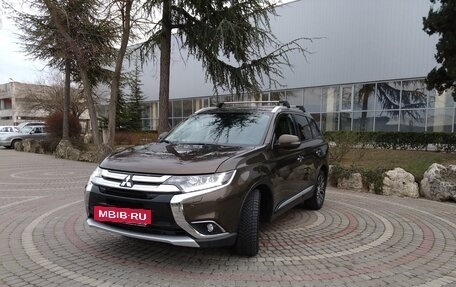 Mitsubishi Outlander III рестайлинг 3, 2017 год, 2 250 000 рублей, 19 фотография