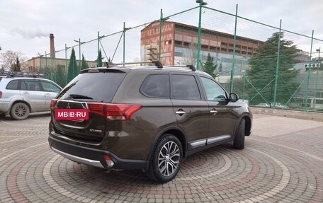 Mitsubishi Outlander III рестайлинг 3, 2017 год, 2 250 000 рублей, 23 фотография