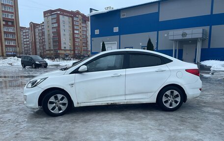 Hyundai Solaris II рестайлинг, 2013 год, 680 000 рублей, 3 фотография