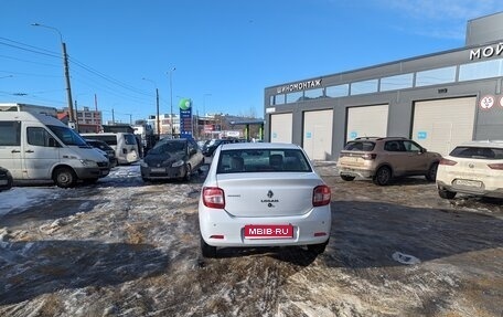 Renault Logan II, 2015 год, 775 000 рублей, 4 фотография