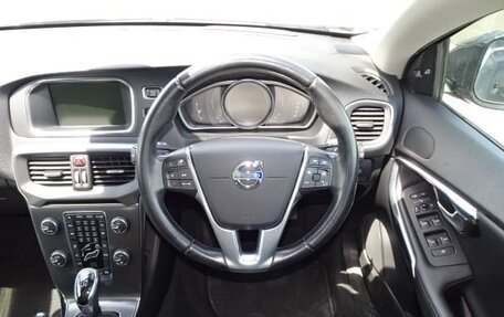 Volvo V40 II рестайлинг, 2014 год, 963 000 рублей, 2 фотография