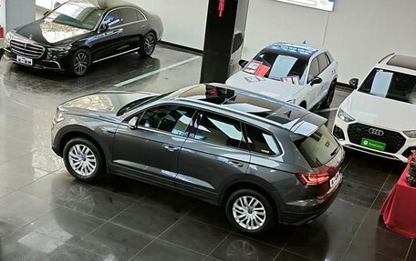 Volkswagen Touareg III, 2022 год, 4 850 000 рублей, 8 фотография