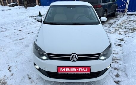 Volkswagen Polo VI (EU Market), 2014 год, 715 000 рублей, 1 фотография