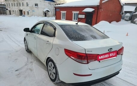 KIA Rio III рестайлинг, 2015 год, 725 000 рублей, 9 фотография