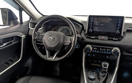 Toyota RAV4, 2019 год, 3 030 000 рублей, 26 фотография