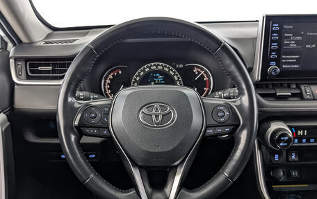 Toyota RAV4, 2019 год, 3 030 000 рублей, 22 фотография