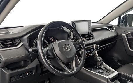 Toyota RAV4, 2019 год, 3 030 000 рублей, 15 фотография