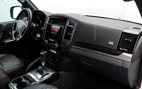 Mitsubishi Pajero IV, 2019 год, 3 998 000 рублей, 9 фотография