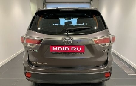 Toyota Highlander III, 2015 год, 2 990 000 рублей, 3 фотография