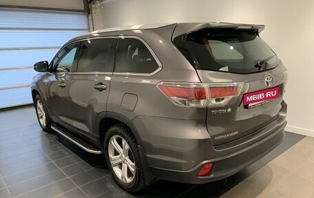 Toyota Highlander III, 2015 год, 2 990 000 рублей, 2 фотография