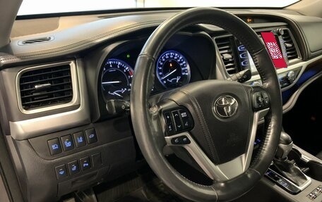 Toyota Highlander III, 2015 год, 2 990 000 рублей, 19 фотография