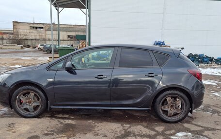 Opel Astra J, 2010 год, 700 000 рублей, 6 фотография