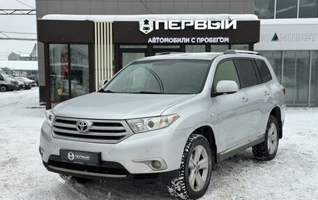 Toyota Highlander III, 2012 год, 2 050 000 рублей, 1 фотография