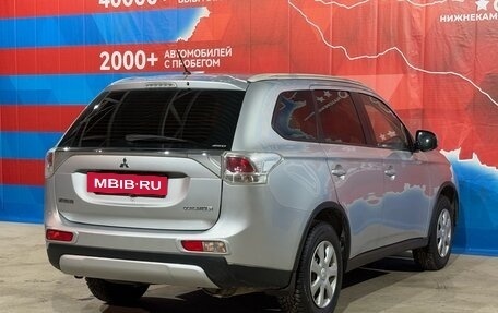 Mitsubishi Outlander III рестайлинг 3, 2014 год, 1 699 900 рублей, 8 фотография