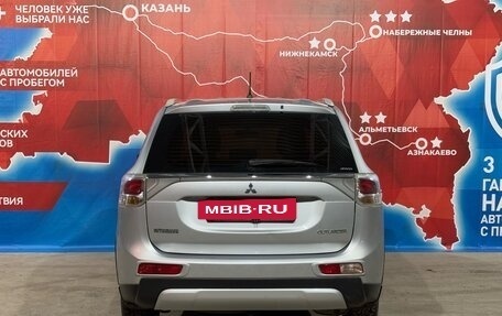 Mitsubishi Outlander III рестайлинг 3, 2014 год, 1 699 900 рублей, 7 фотография