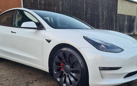 Tesla Model 3 I, 2023 год, 4 000 000 рублей, 2 фотография