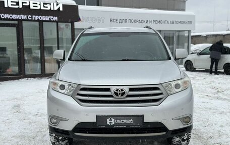 Toyota Highlander III, 2012 год, 2 050 000 рублей, 2 фотография