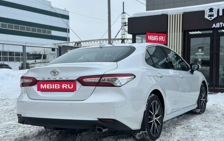 Toyota Camry, 2021 год, 3 690 000 рублей, 6 фотография